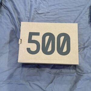 Brand new Yeezy 500 with tag and box